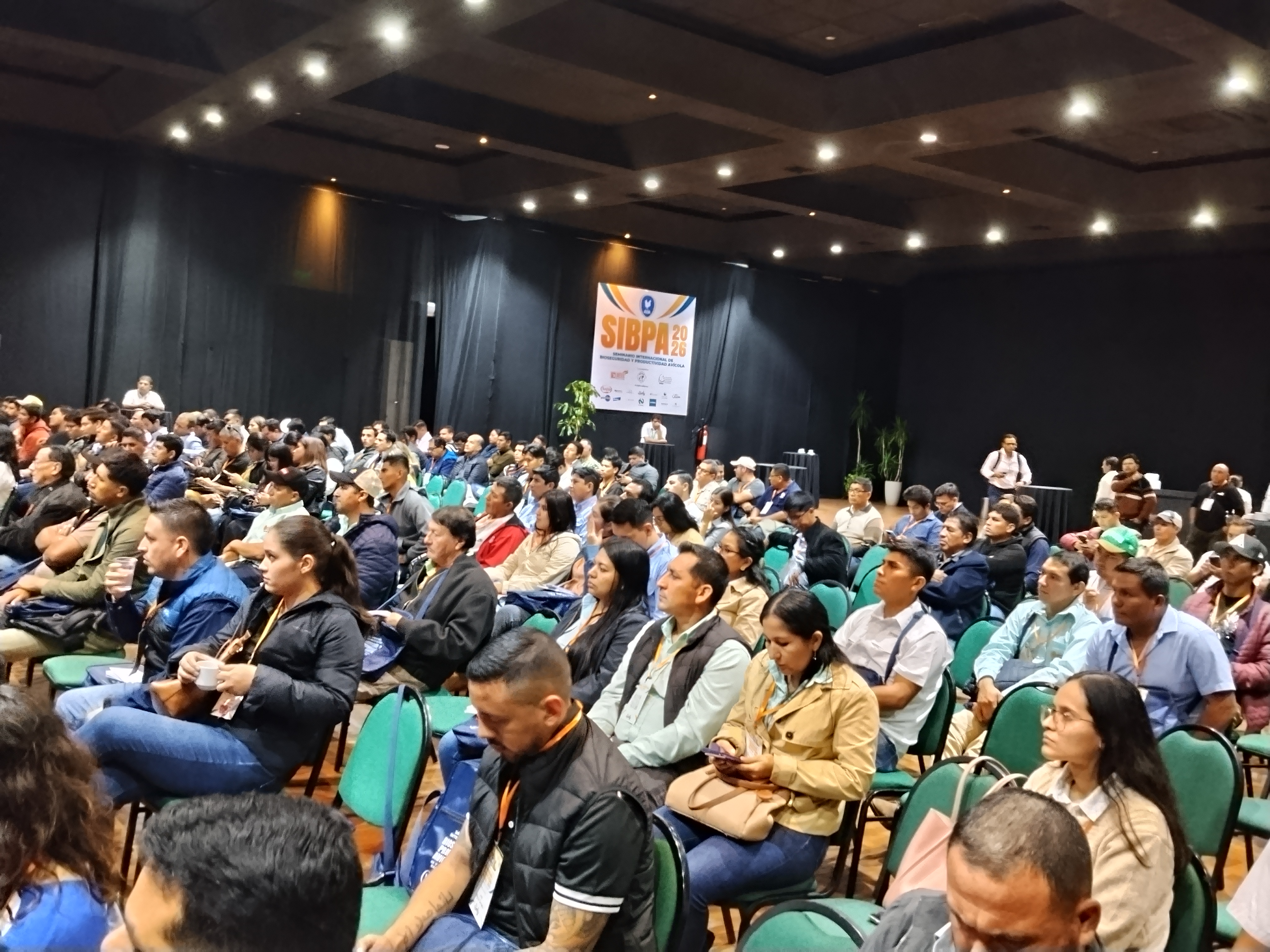 Santa Cruz consolida liderazgo avícola con el cierre exitoso del 2do Seminario Internacional de Bioseguridad y Productividad Avícola (SIBPA)